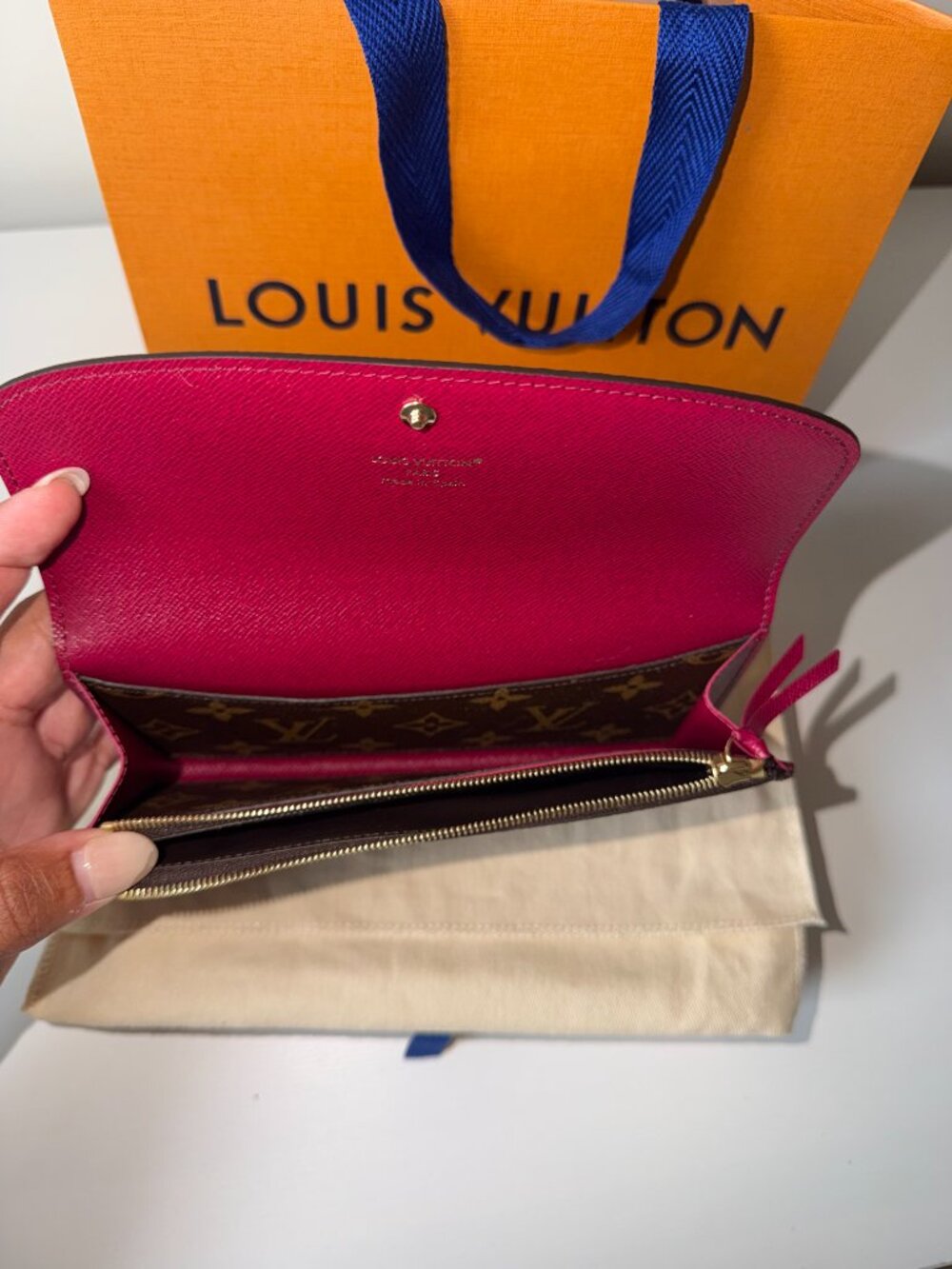 LV Emilie Wallet - Picture 6 of 11